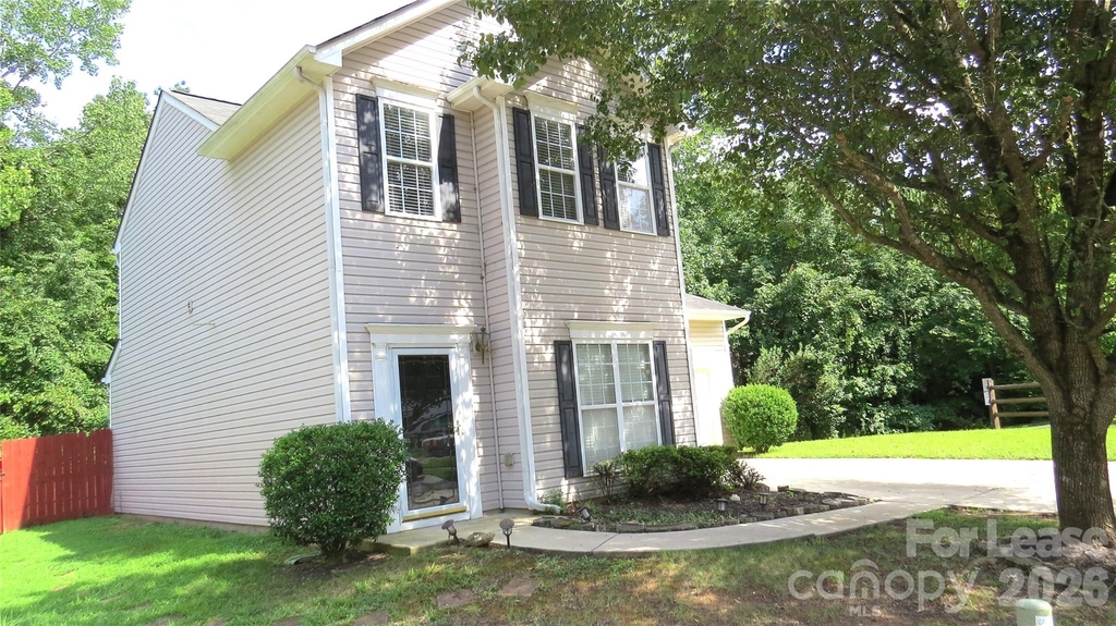2738 Highland Park Drive - Photo 0