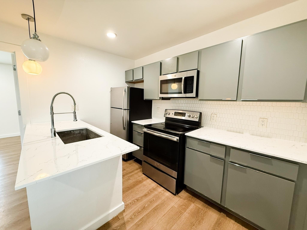 4526 Munger Avenue - Photo 6