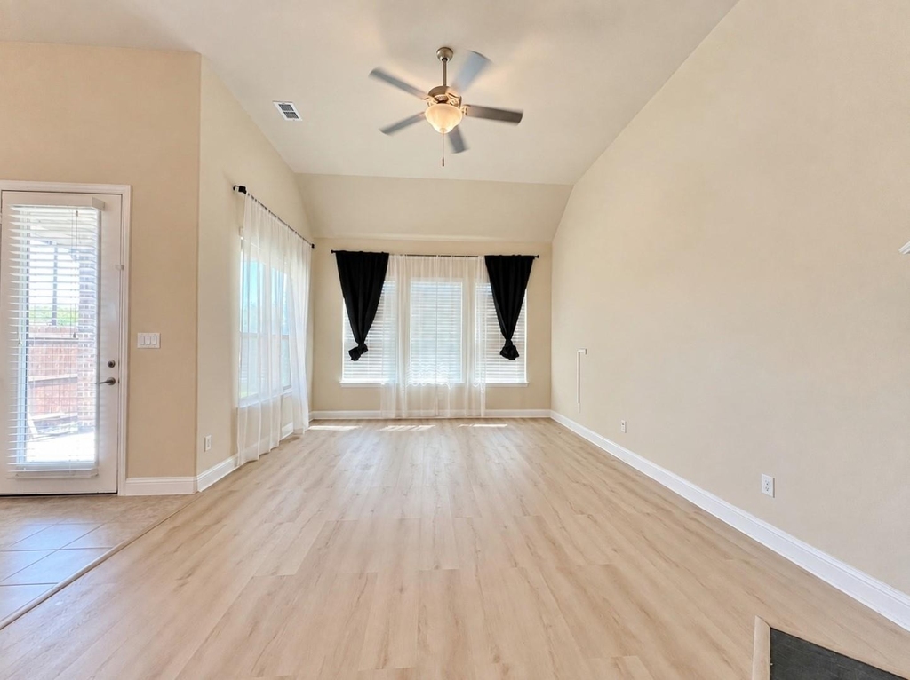 2645 Walnut Creek Lane - Photo 3