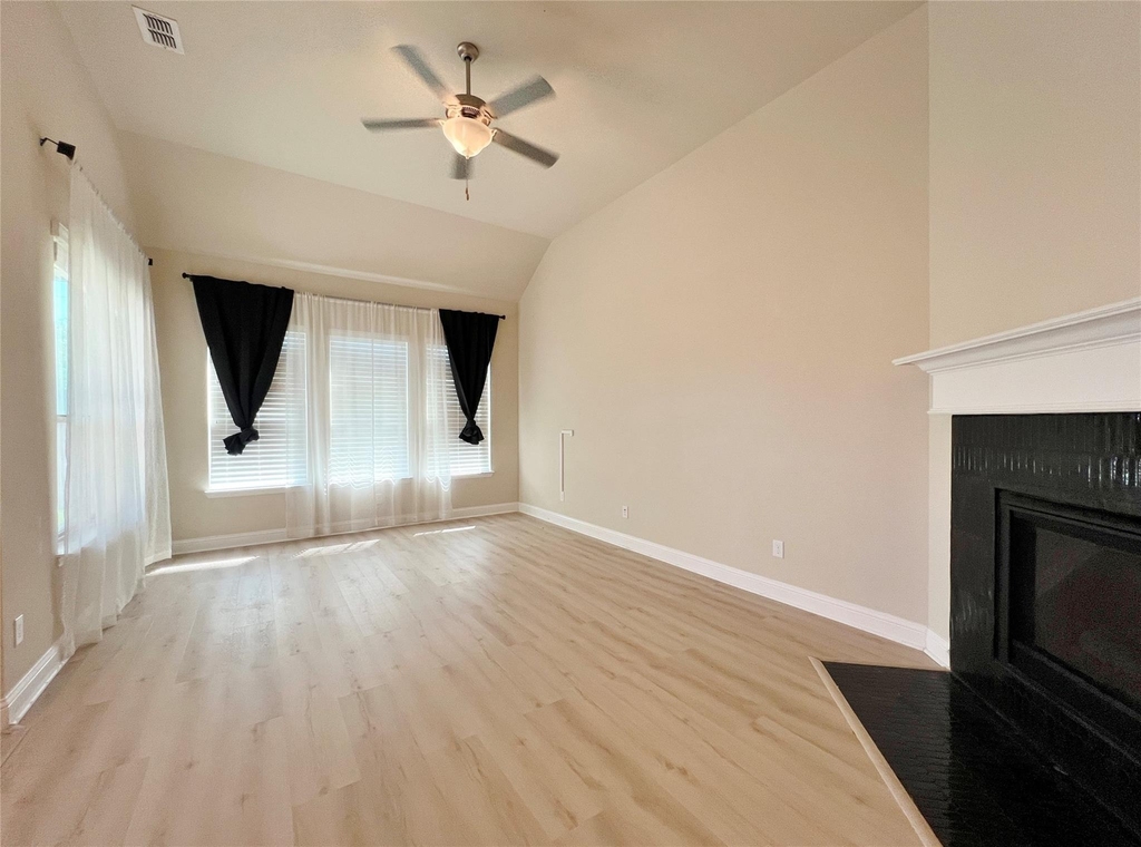 2645 Walnut Creek Lane - Photo 4