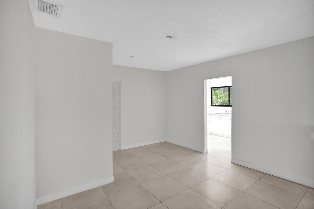 8240 Nw 1st Place - Photo 15