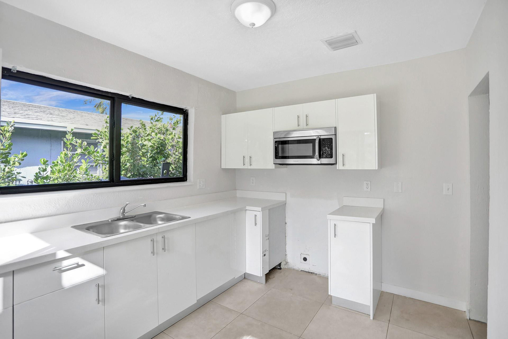 8240 Nw 1st Place - Photo 30