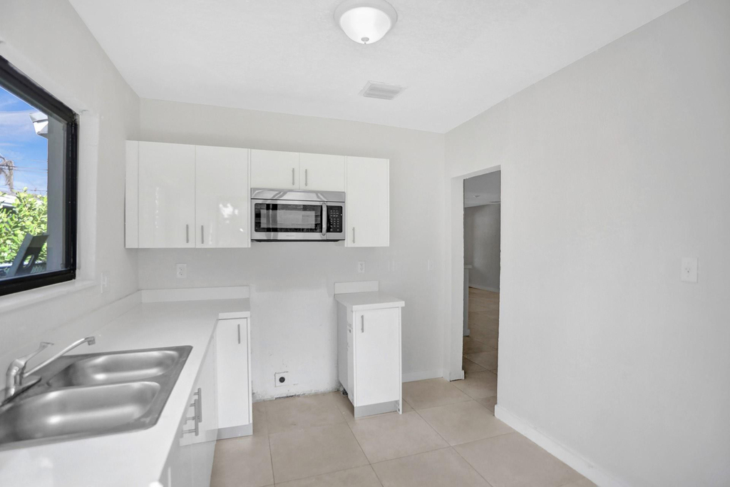 8240 Nw 1st Place - Photo 29