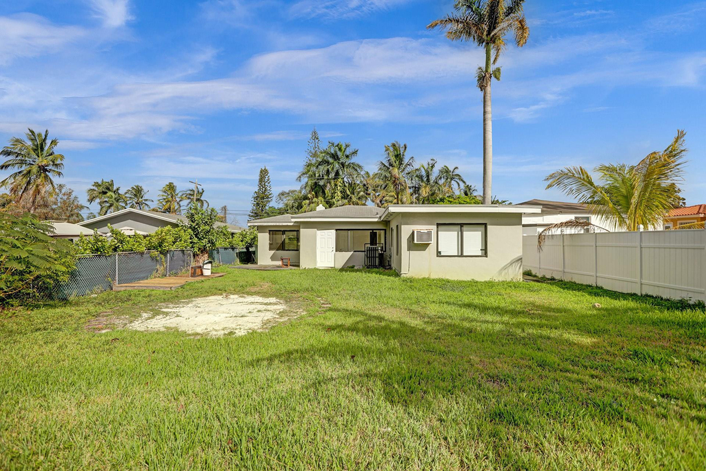 8240 Nw 1st Place - Photo 44