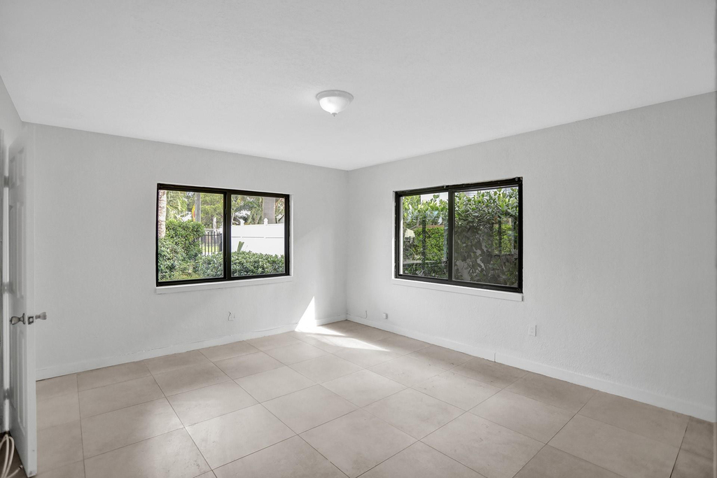 8240 Nw 1st Place - Photo 16
