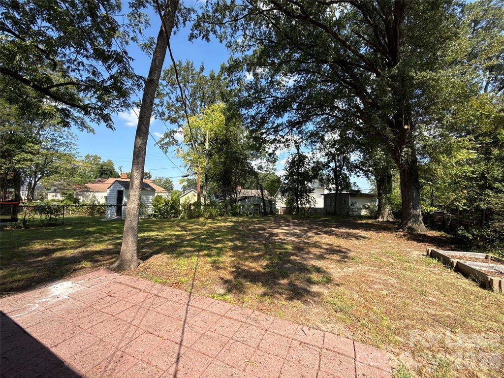 817 Everett Place - Photo 10