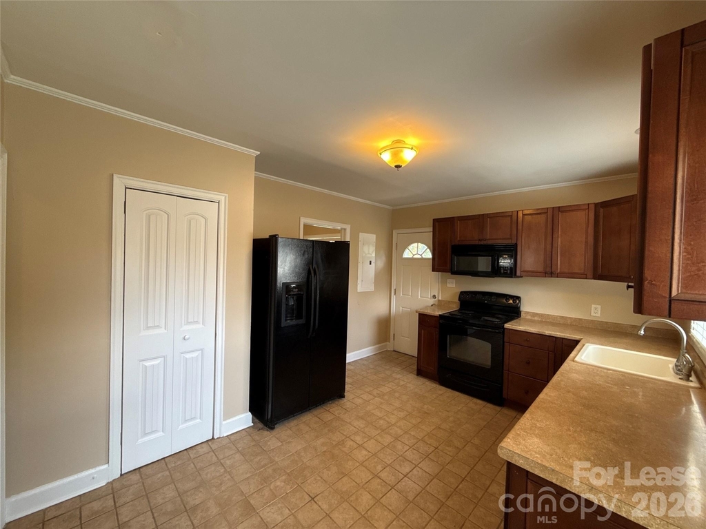 817 Everett Place - Photo 13