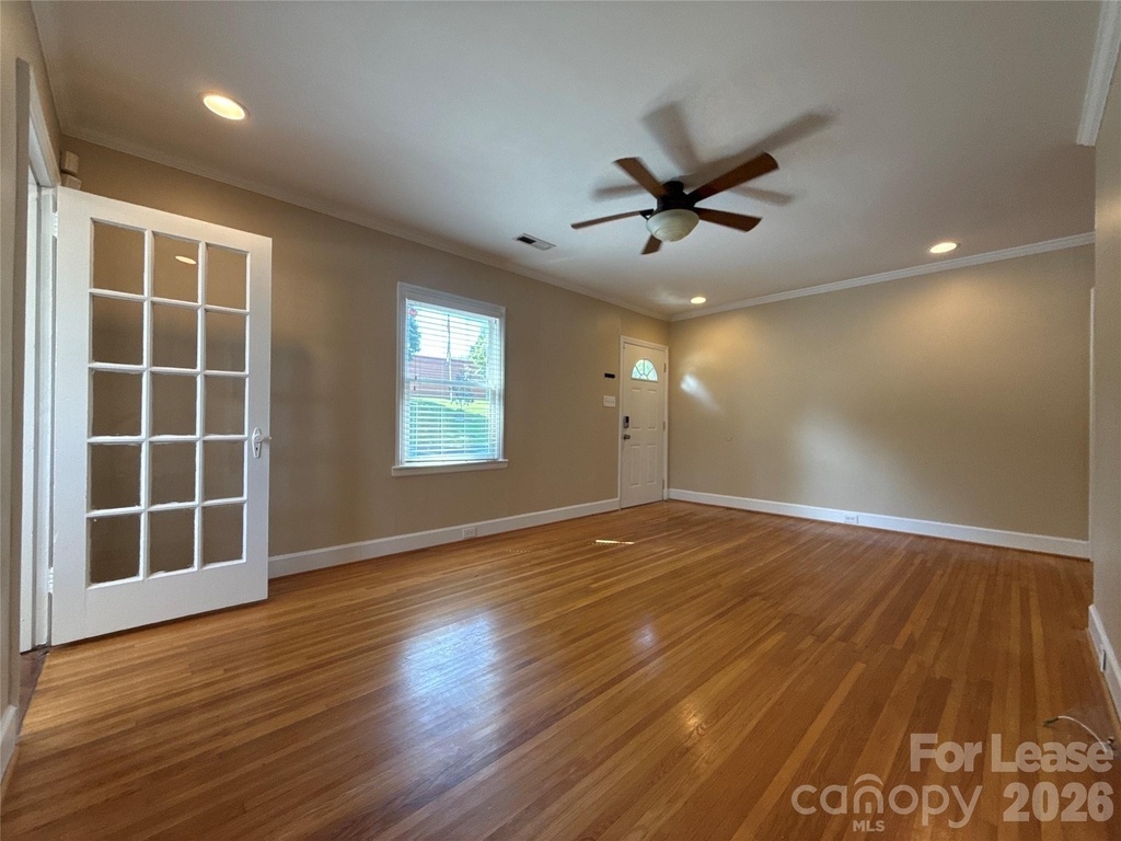 817 Everett Place - Photo 1