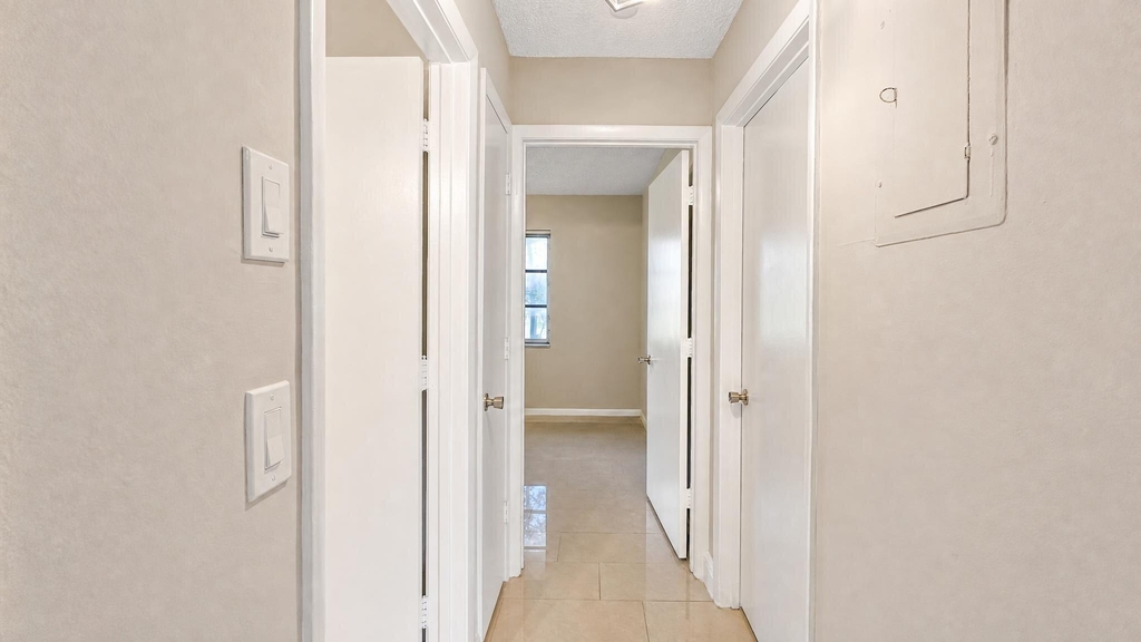 416 Lakeside Drive - Photo 5
