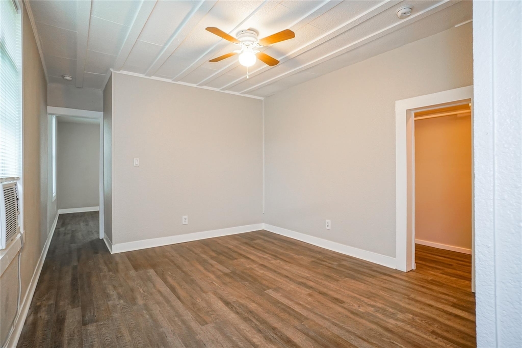 326 W Sears Street - Photo 4