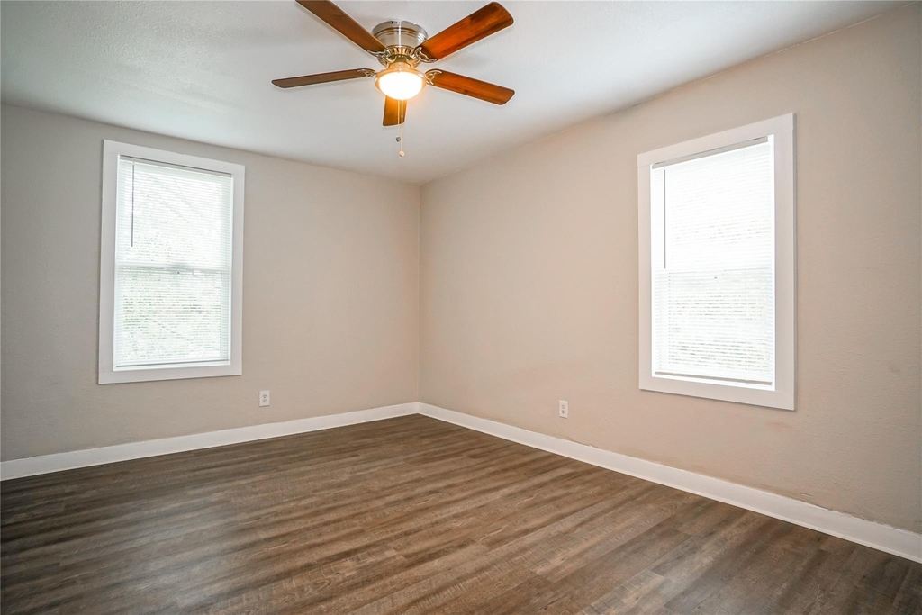 326 W Sears Street - Photo 1