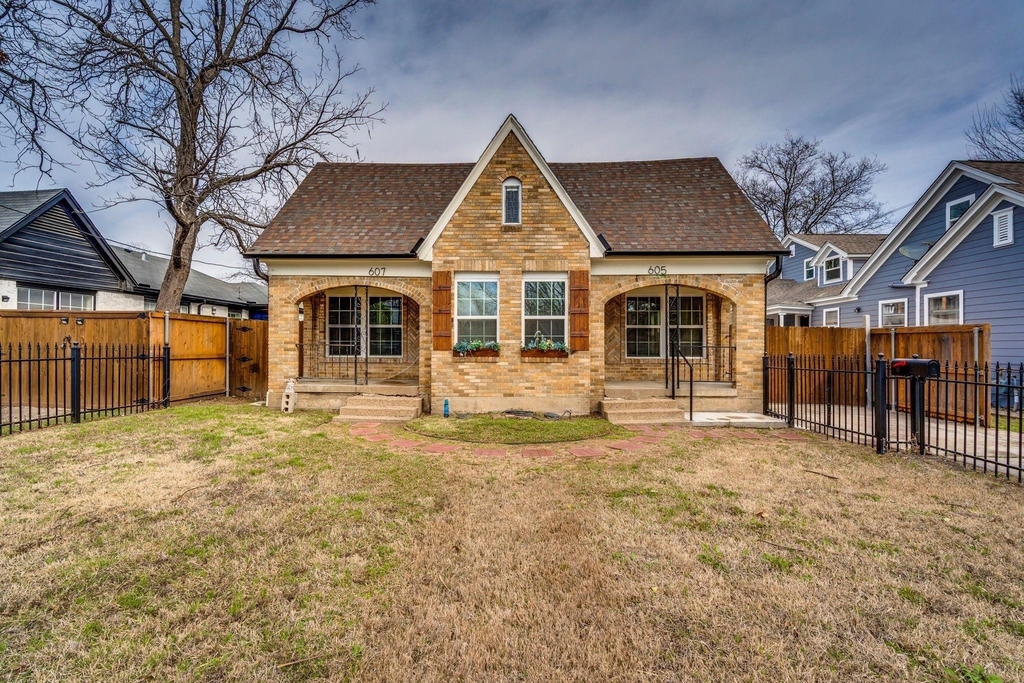 607 W Page Avenue - Photo 1