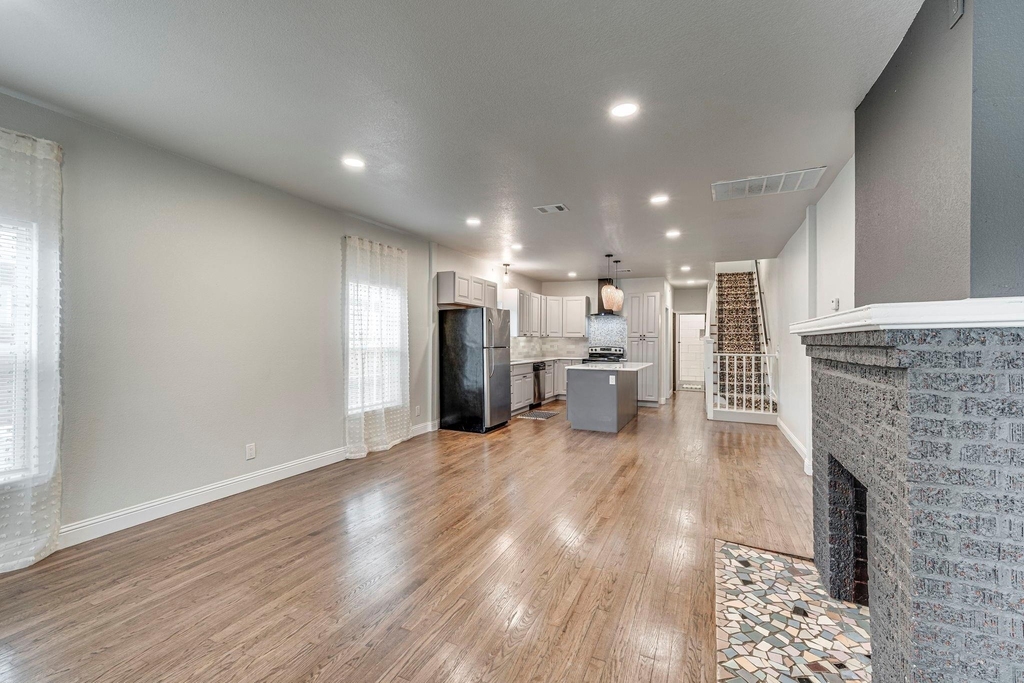 607 W Page Avenue - Photo 10