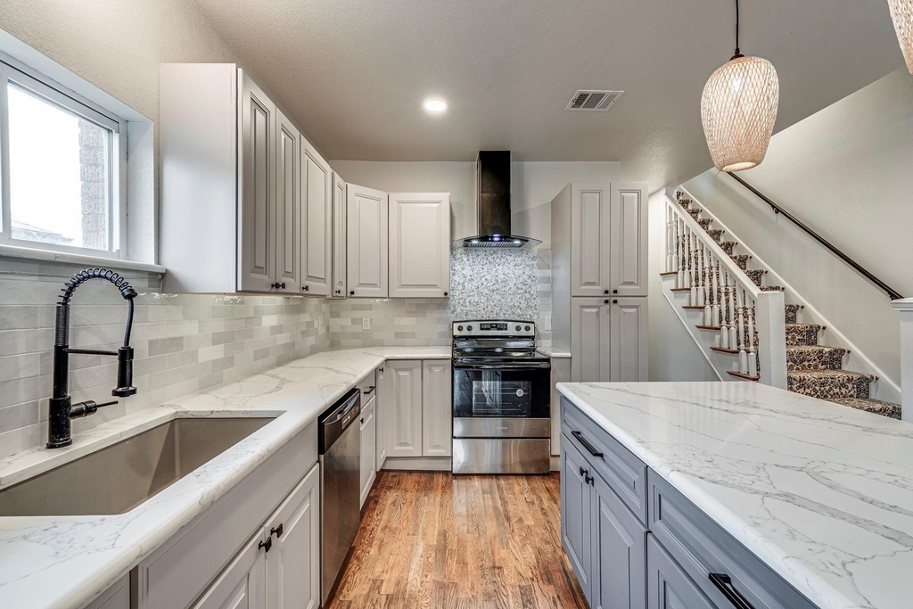 607 W Page Avenue - Photo 0