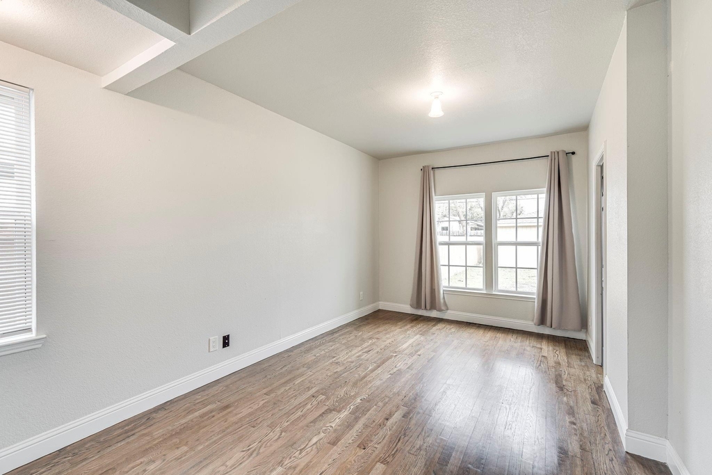 607 W Page Avenue - Photo 11