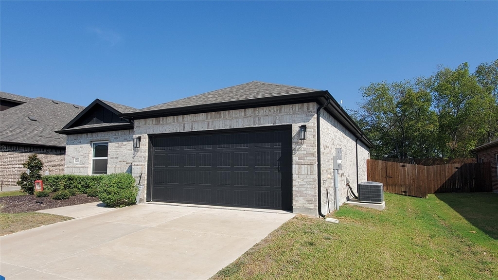 1208 Anderson - Photo 1