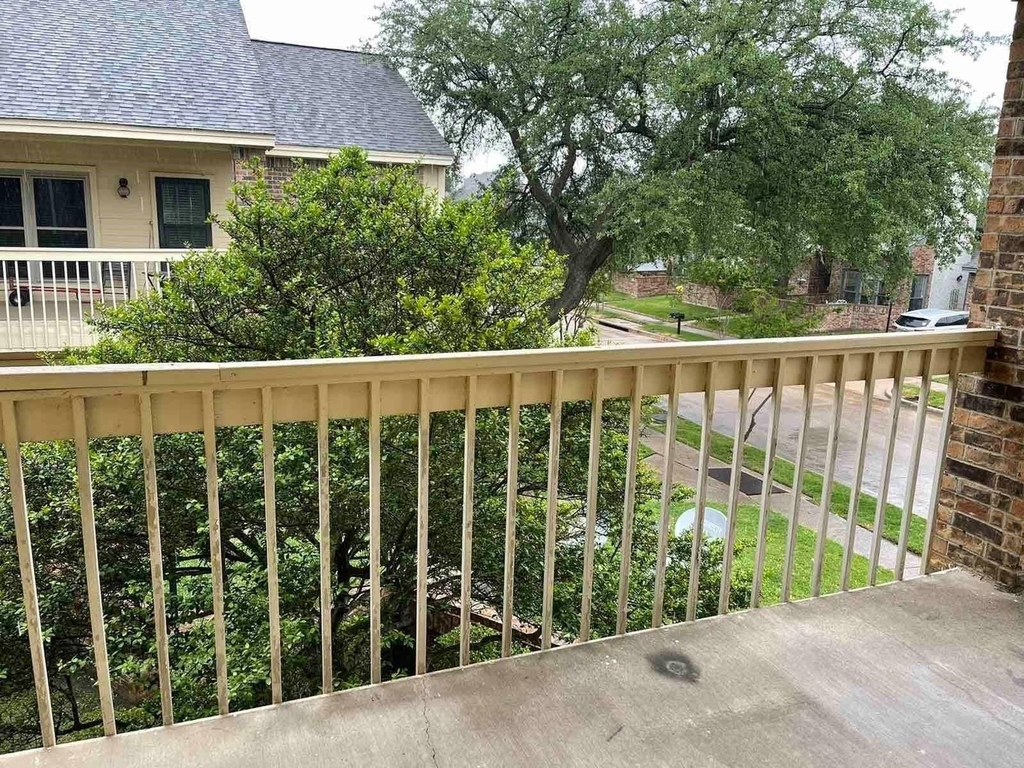 3110 Devonshire Drive - Photo 2