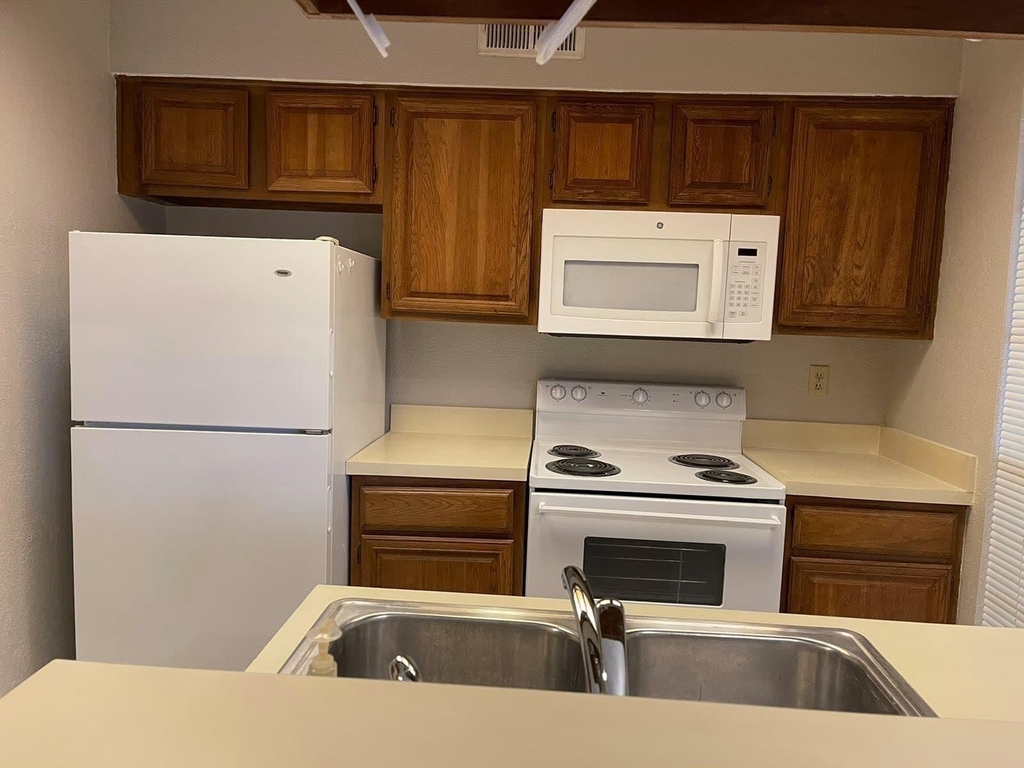 3110 Devonshire Drive - Photo 3