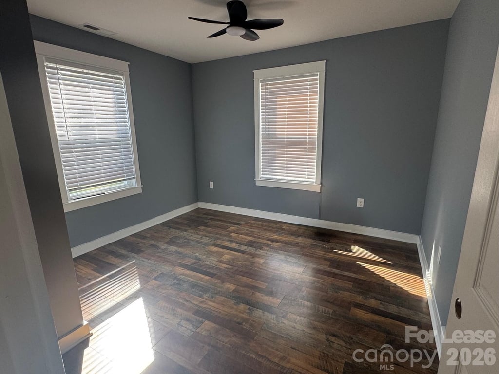 1008 Rockland Circle - Photo 3