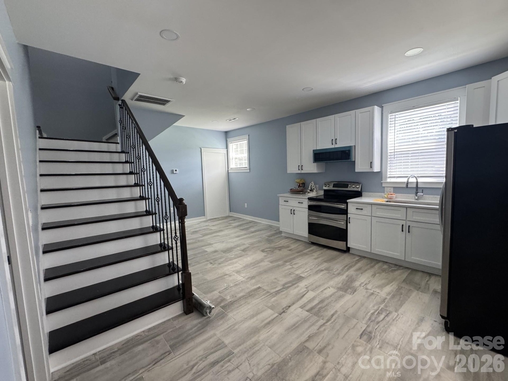 1008 Rockland Circle - Photo 5