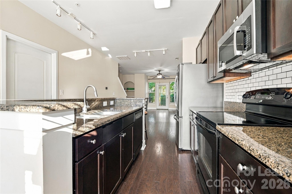 732 Seigle Point Drive - Photo 13