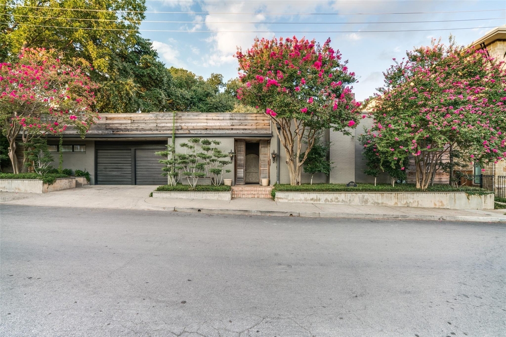 3610 Congress Avenue - Photo 0