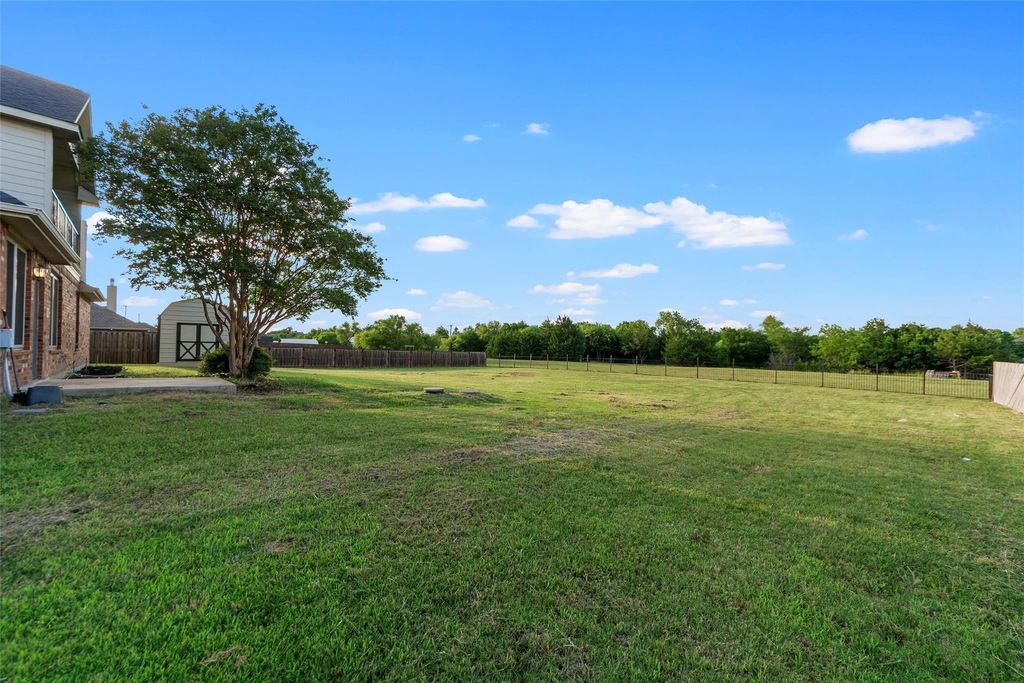 105 Southview Drive - Photo 3