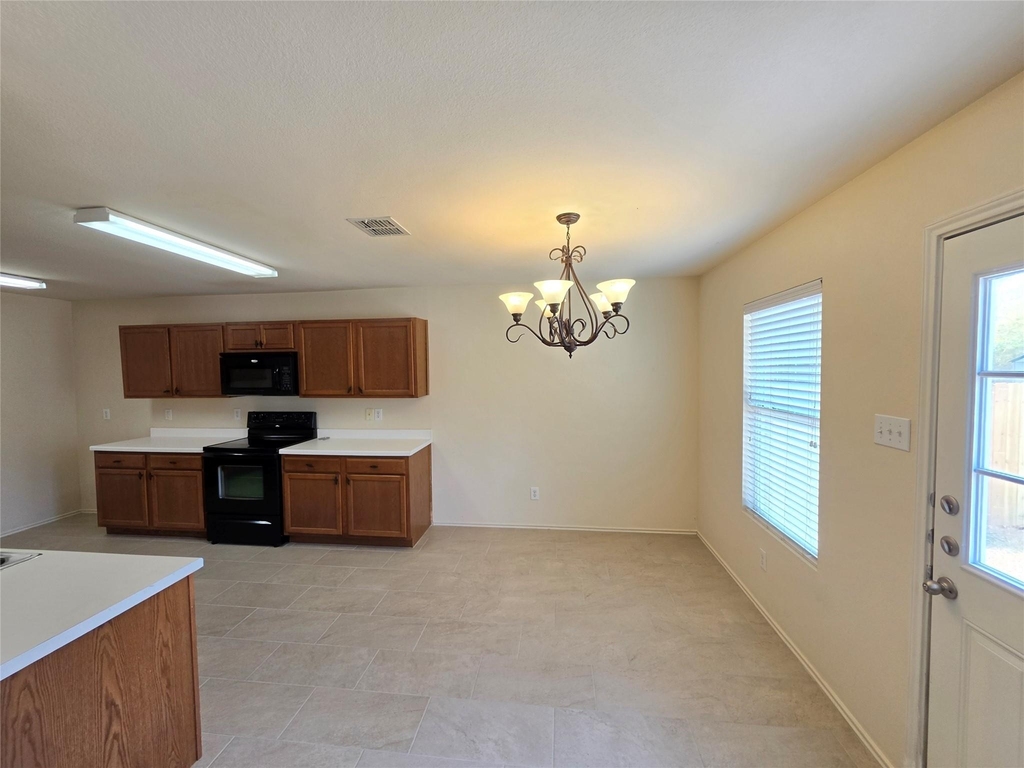 8108 Stowe Springs Lane - Photo 10