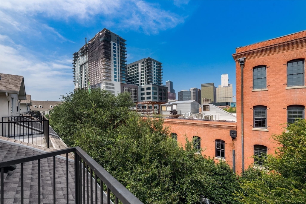 2205 Canton Street - Photo 7