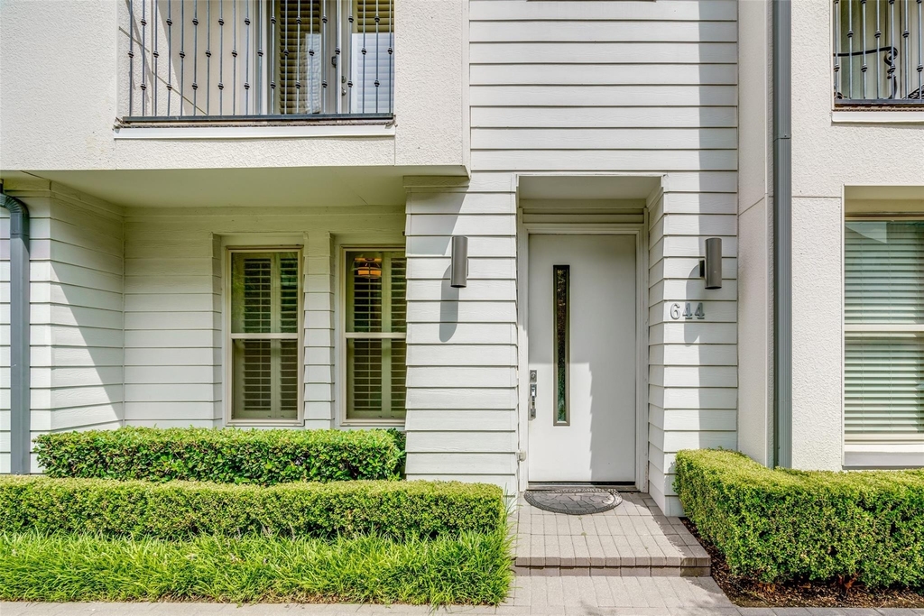 4211 Rawlins Street - Photo 1