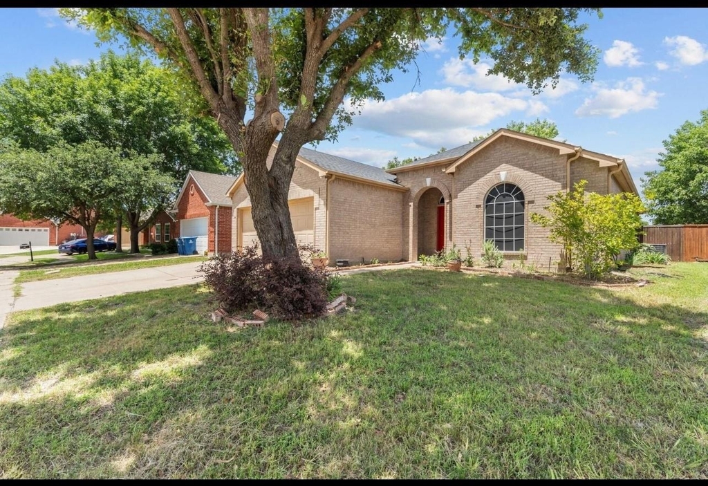 8414 Seafield Lane - Photo 0
