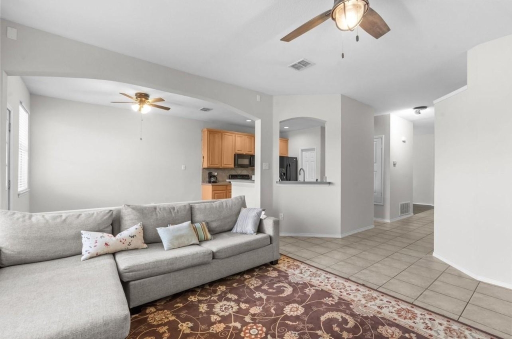 8414 Seafield Lane - Photo 6