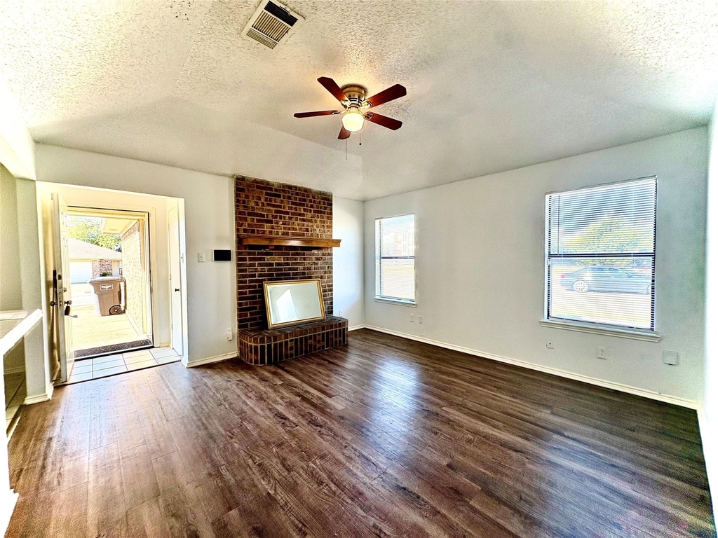 1922 San Rafael Street - Photo 3