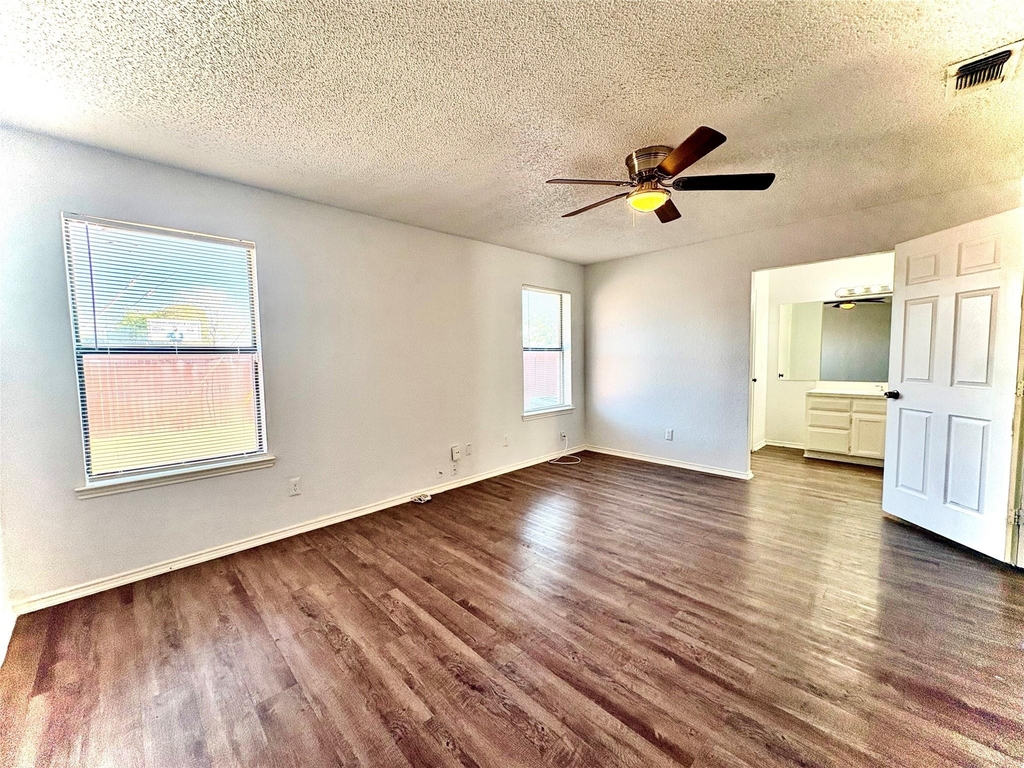 1922 San Rafael Street - Photo 12