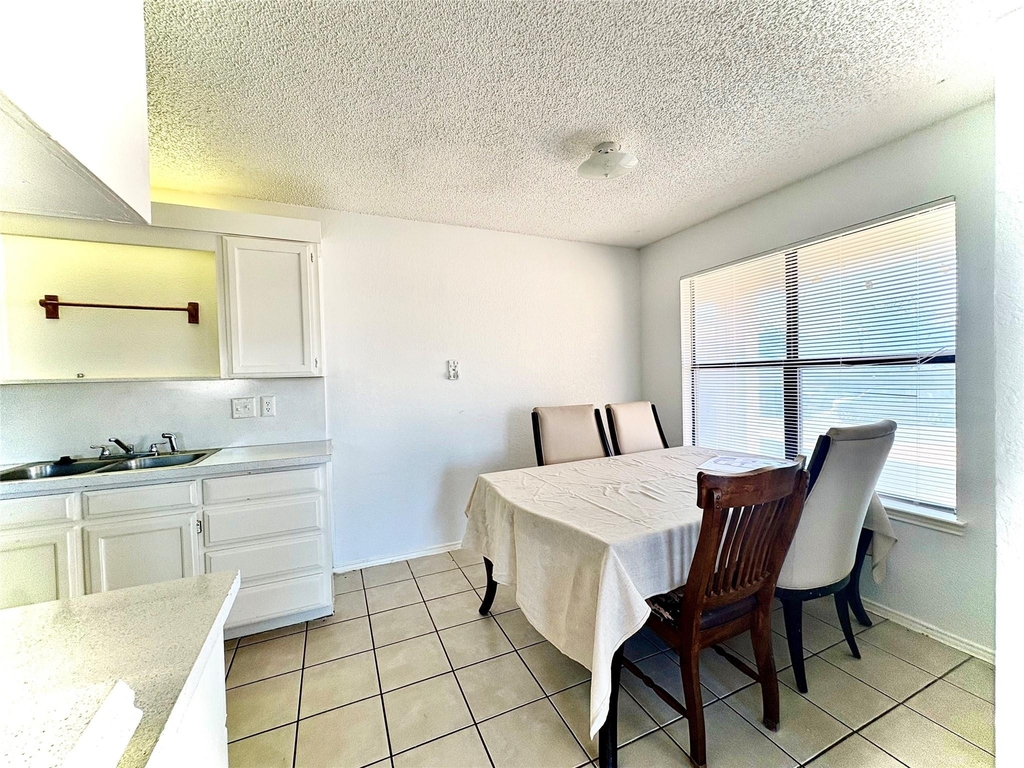 1922 San Rafael Street - Photo 6