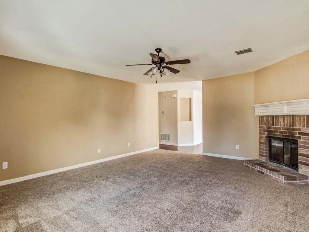 13120 Barbarosa Drive - Photo 2
