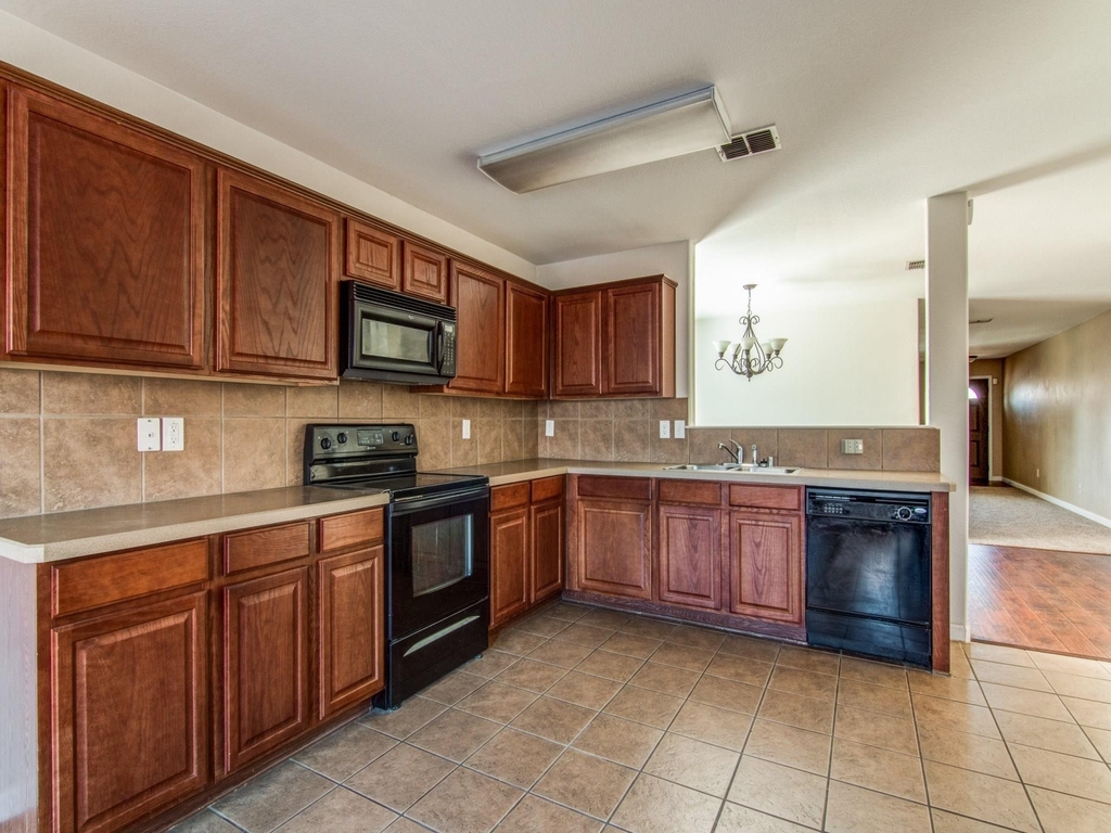 13120 Barbarosa Drive - Photo 14