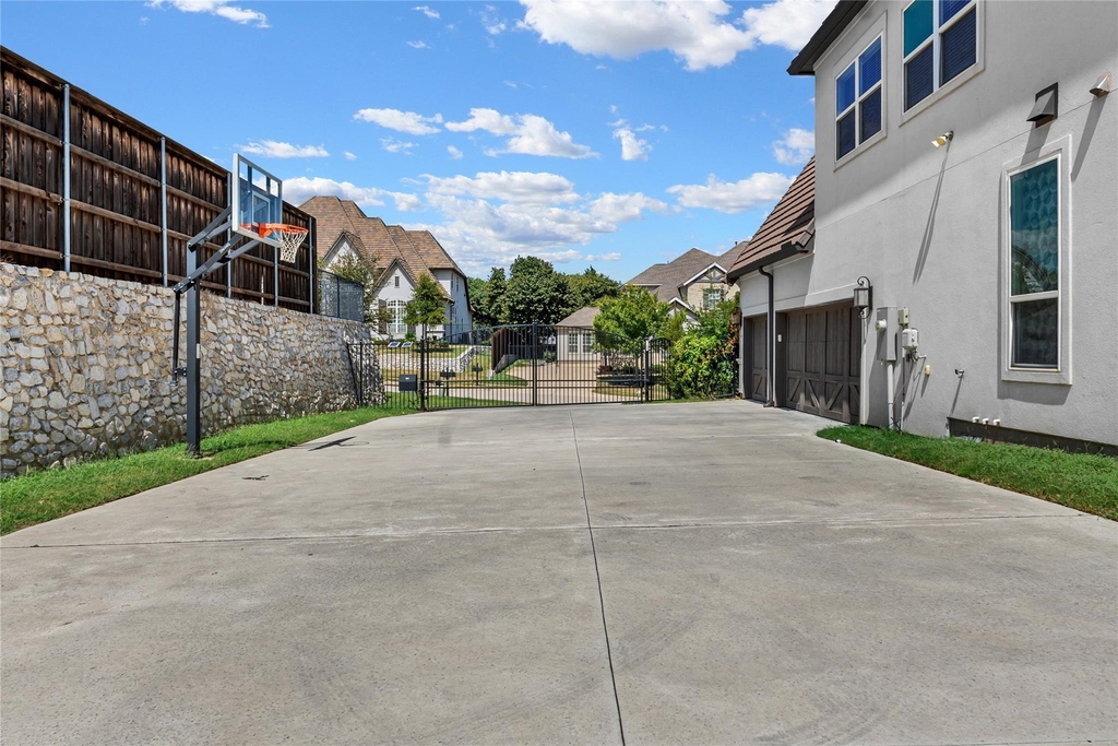 809 Charleston Drive - Photo 31
