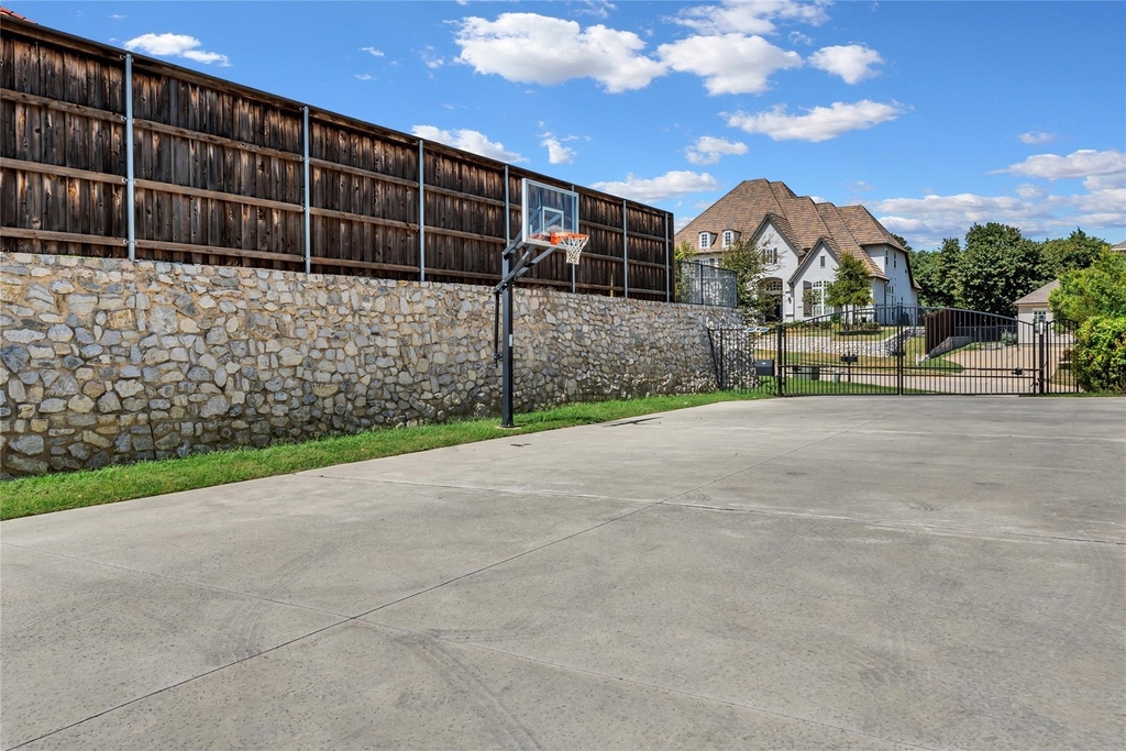 809 Charleston Drive - Photo 33