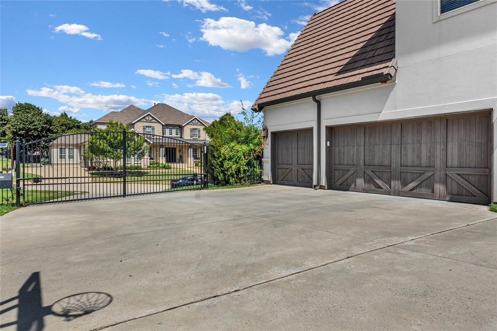 809 Charleston Drive - Photo 32
