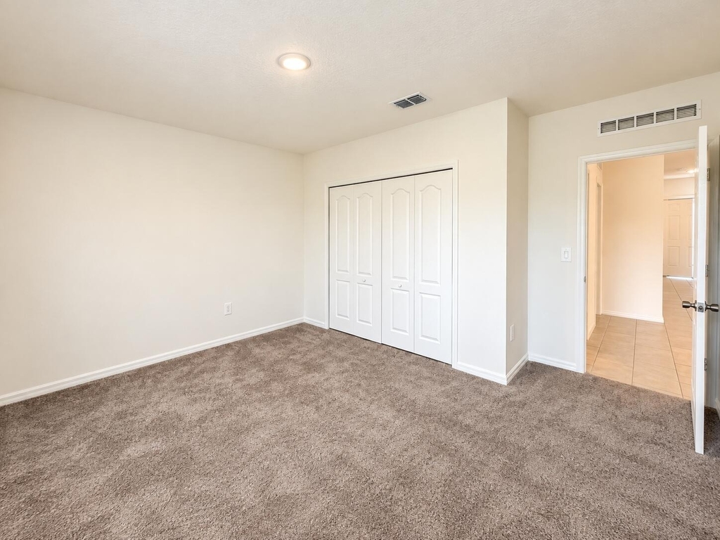 1025 Sw Sarto Lane - Photo 16