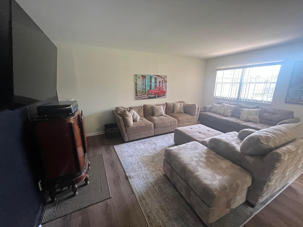 336 Brittany G Avenue - Photo 6