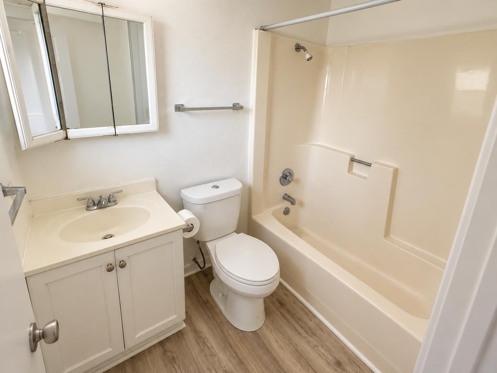 5156 Ne 6th Avenue - Photo 1