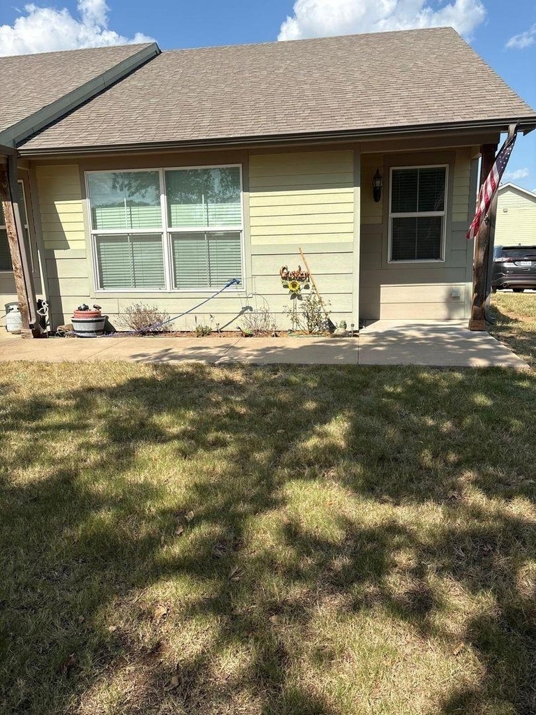 802 E 21st - Photo 0