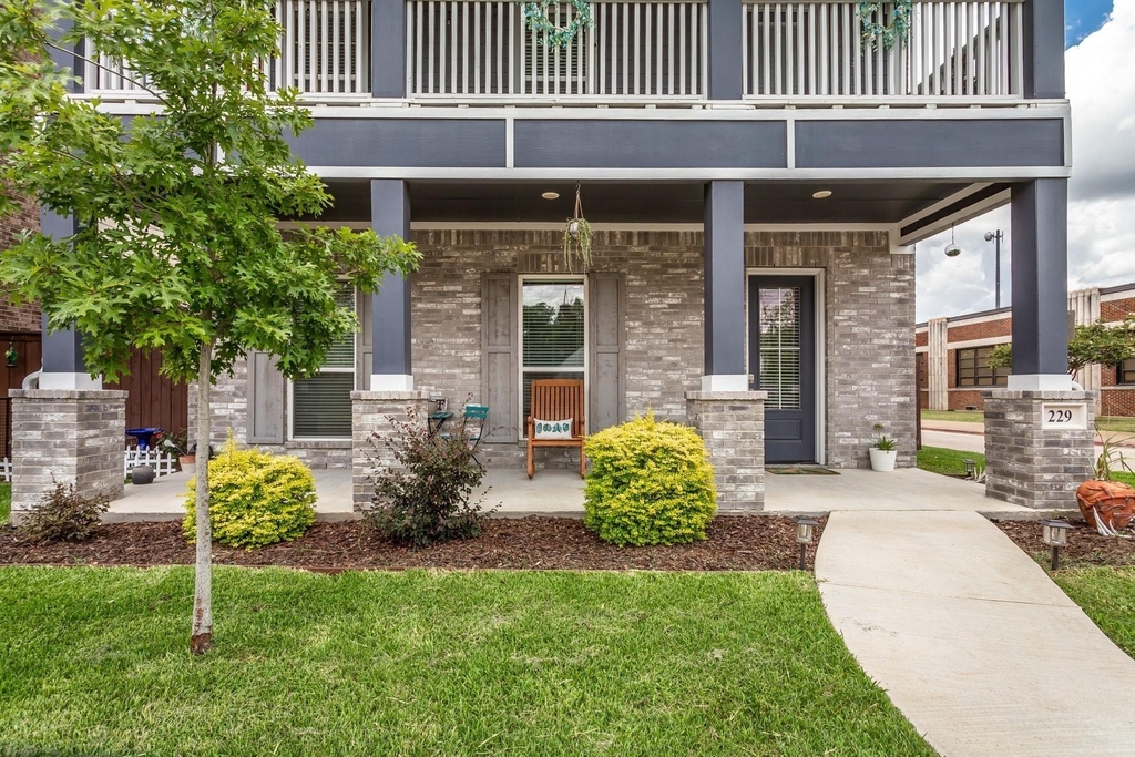 229 E 5th Street - Photo 1