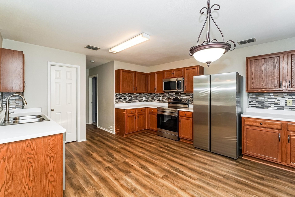 716 Wrigley Drive - Photo 4