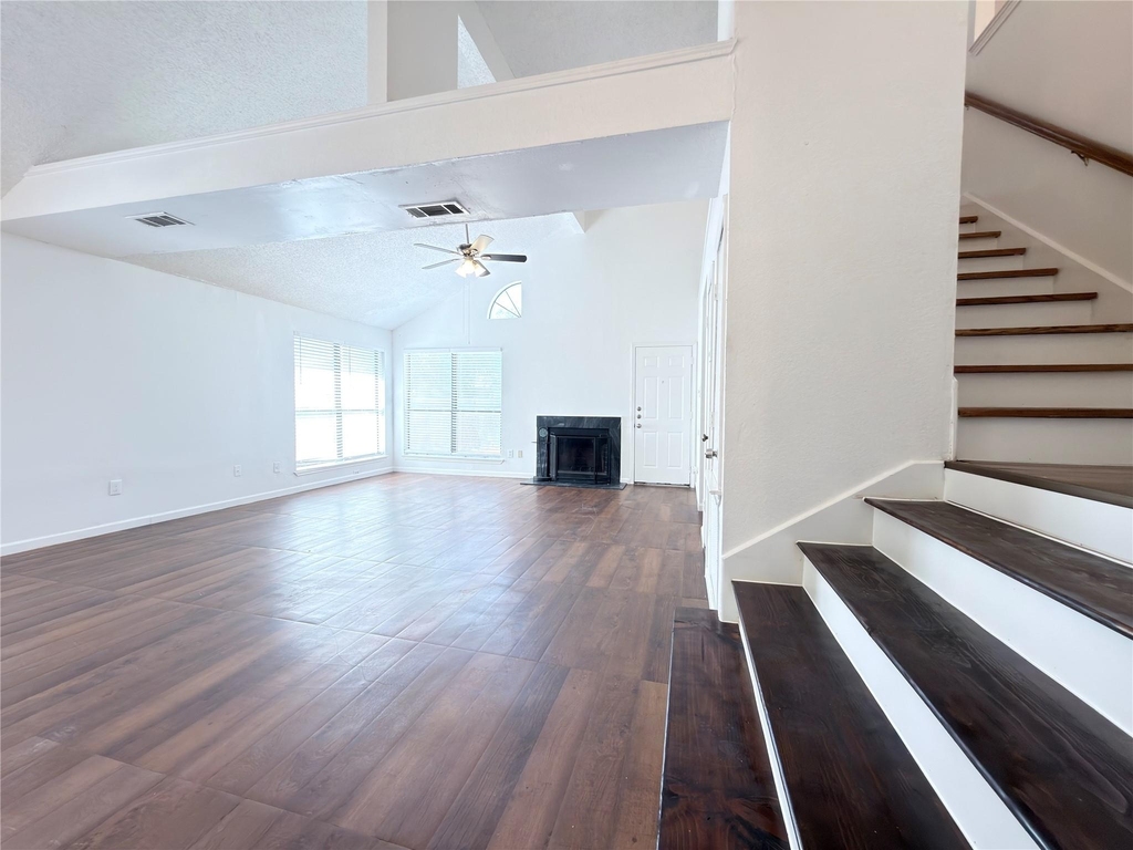 1801 Quail Run Drive - Photo 2