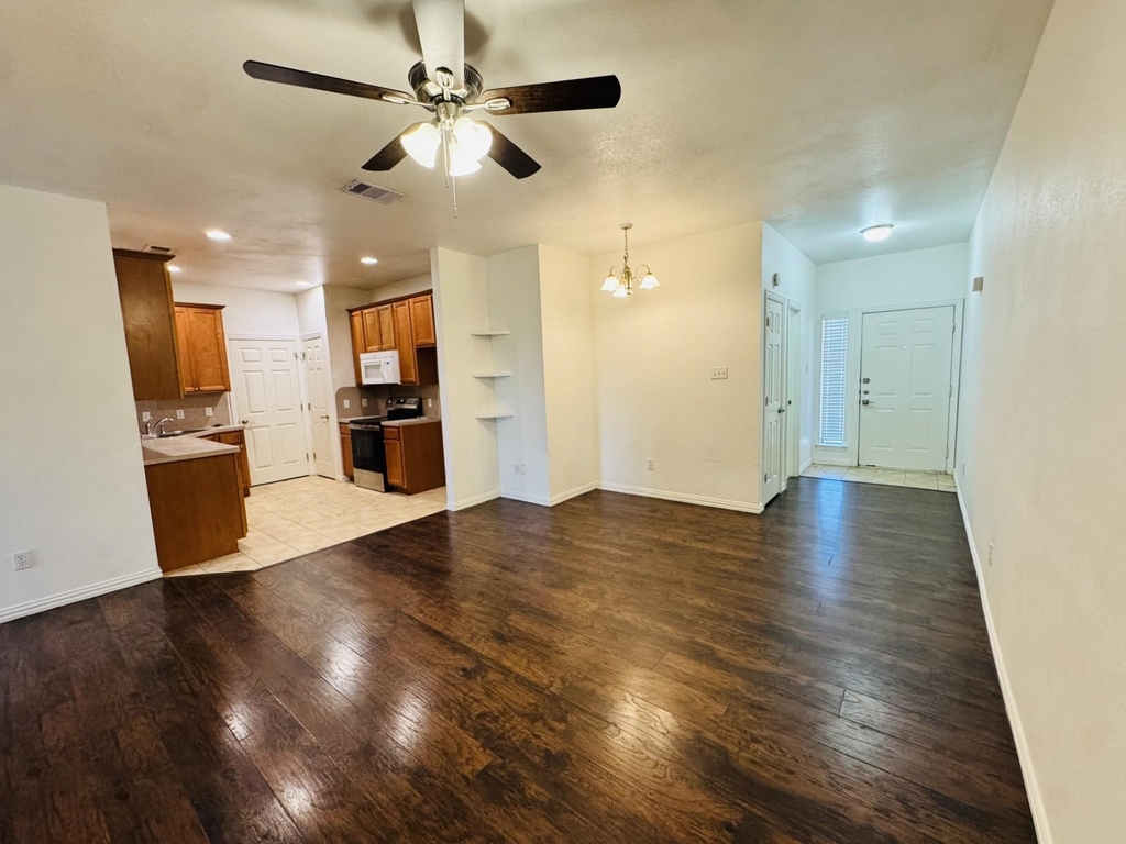 1622 Summer Hill Court - Photo 2