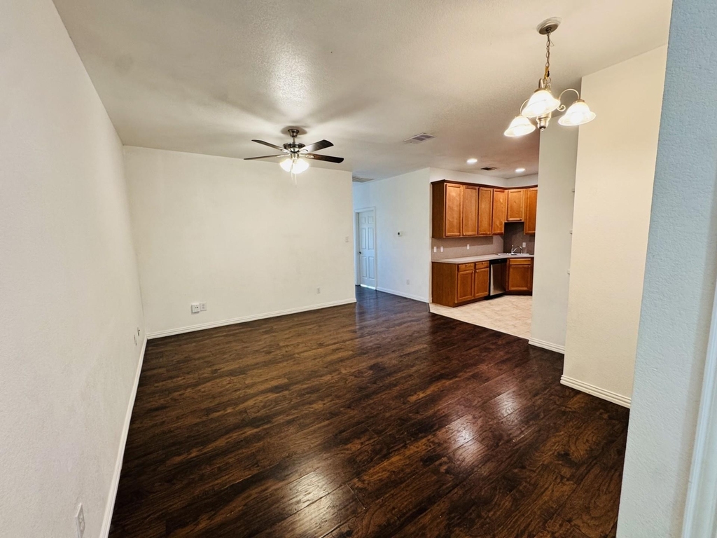 1622 Summer Hill Court - Photo 1
