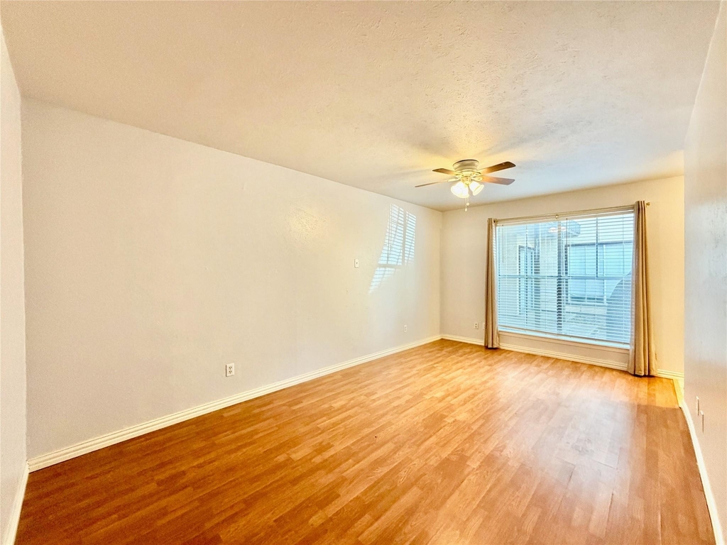 4314 Travis Street - Photo 5